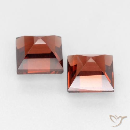 Shop natural 1.04ct ミディアムレッド パイロープガーネット gems, 四角形, from モザンビーグ at GemSelect. In stock, global shipping!
