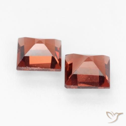 Shop natural 0.87ct ディープレッド パイロープガーネット gems, 四角形, from モザンビーグ at GemSelect. In stock, global shipping!