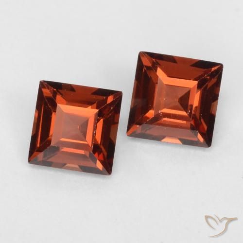 Shop natural 0.88ct ミディアムレッド パイロープガーネット gems, 四角形, from モザンビーグ at GemSelect. In stock, global shipping!