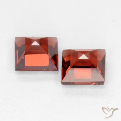 Shop natural 1.00ct ミディアムレッド パイロープガーネット gems, 四角形, from モザンビーグ at GemSelect. In stock, global shipping!
