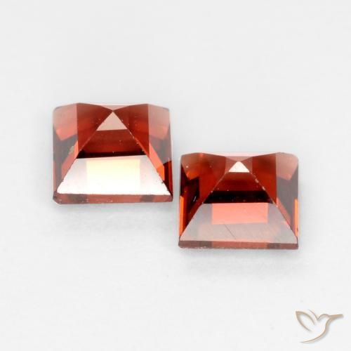 Shop natural 0.91ct ディープレッド パイロープガーネット gems, 四角形, from モザンビーグ at GemSelect. In stock, global shipping!