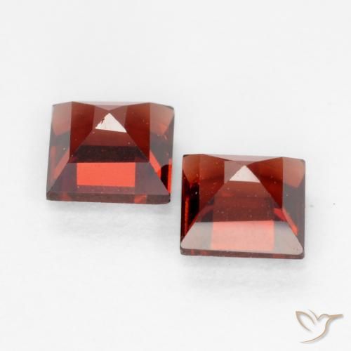 Shop natural 1.00ct カラントレッド パイロープガーネット gems, 四角形, from モザンビーグ at GemSelect. In stock, global shipping!