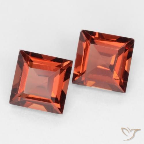 Shop natural 0.86ct ミディアムレッド パイロープガーネット gems, 四角形, from モザンビーグ at GemSelect. In stock, global shipping!