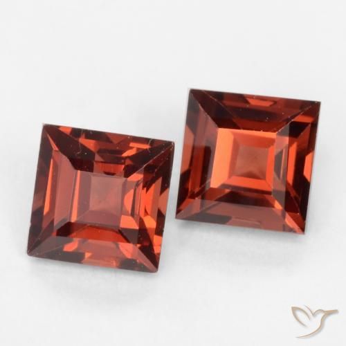 Shop natural 0.99ct サングリアレッド パイロープガーネット gems, 四角形, from モザンビーグ at GemSelect. In stock, global shipping!