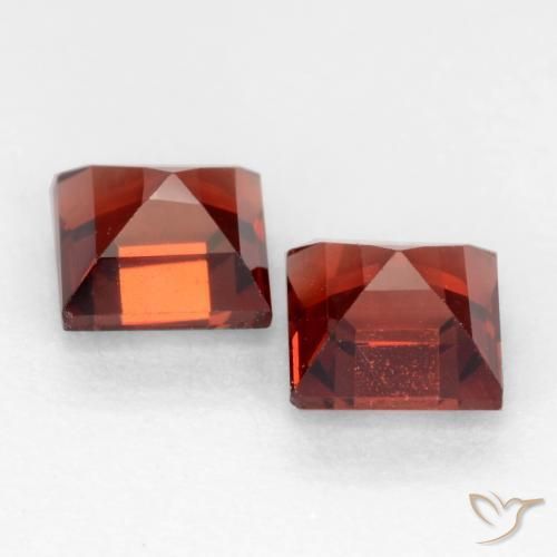 Shop natural 0.97ct ミディアムレッド パイロープガーネット gems, 四角形, from モザンビーグ at GemSelect. In stock, global shipping!