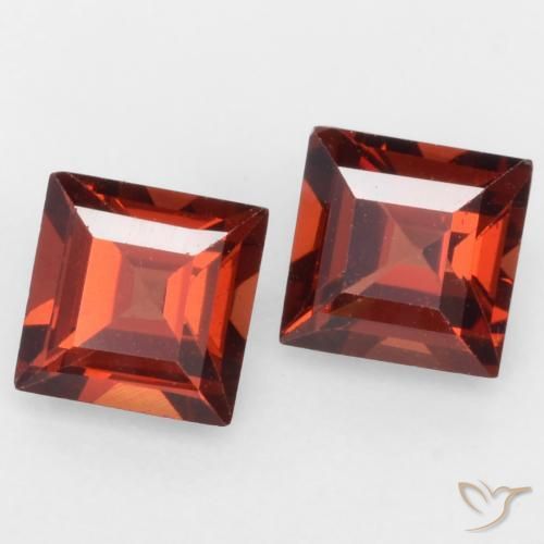 Shop natural 0.93ct ミディアムレッド パイロープガーネット gems, 四角形, from モザンビーグ at GemSelect. In stock, global shipping!