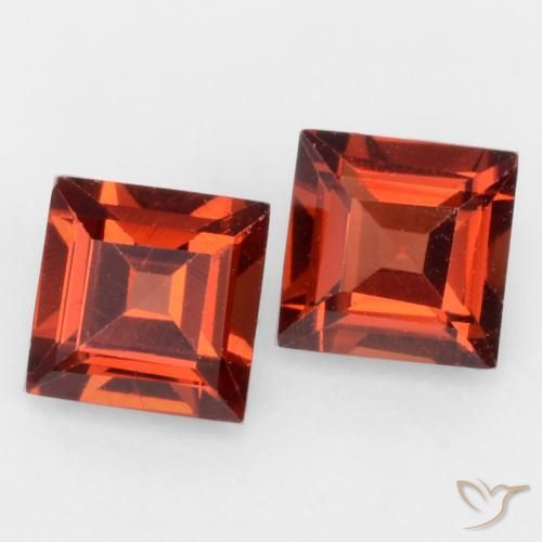 Shop natural 0.85ct 明るい赤 パイロープガーネット gems, 四角形, from モザンビーグ at GemSelect. In stock, global shipping!