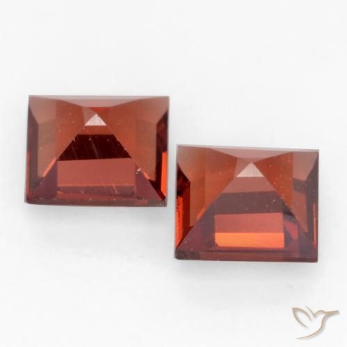 Shop natural 0.85ct 明るい赤 パイロープガーネット gems, 四角形, from モザンビーグ at GemSelect. In stock, global shipping!