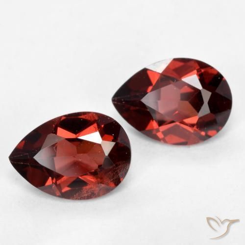 Shop natural 1.82ct ディープレッド パイロープガーネット gems, 洋梨の形, from モザンビーグ at GemSelect. In stock, global shipping!