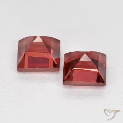 Shop natural 1.07ct ディープレッド パイロープガーネット gems, 四角形, from モザンビーグ at GemSelect. In stock, global shipping!