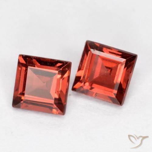 Shop natural 1.09ct ミディアムレッド パイロープガーネット gems, 四角形, from モザンビーグ at GemSelect. In stock, global shipping!