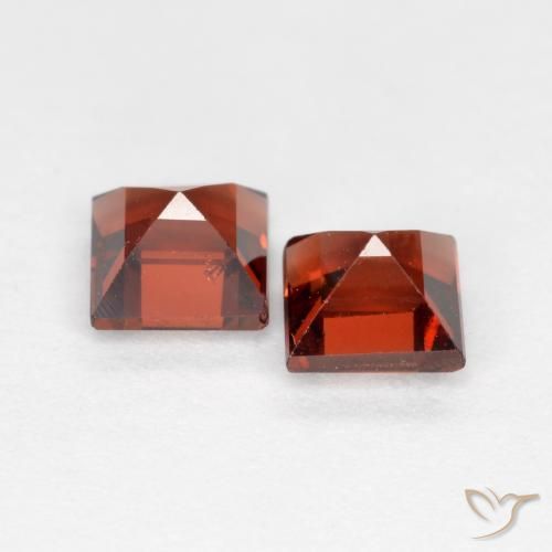 Shop natural 1.09ct ミディアムレッド パイロープガーネット gems, 四角形, from モザンビーグ at GemSelect. In stock, global shipping!