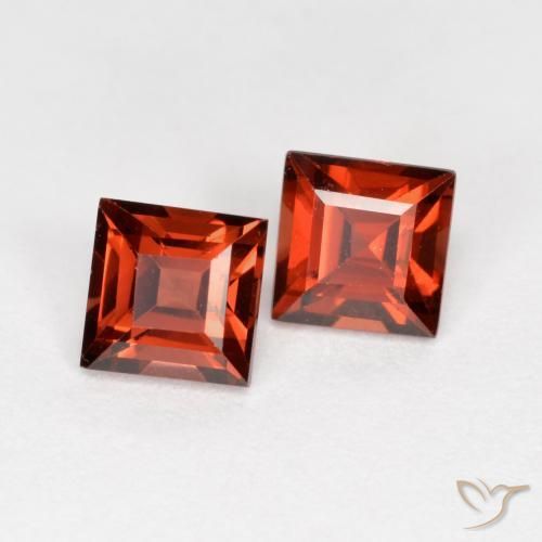 Shop natural 0.97ct カラントレッド パイロープガーネット gems, 四角形, from モザンビーグ at GemSelect. In stock, global shipping!