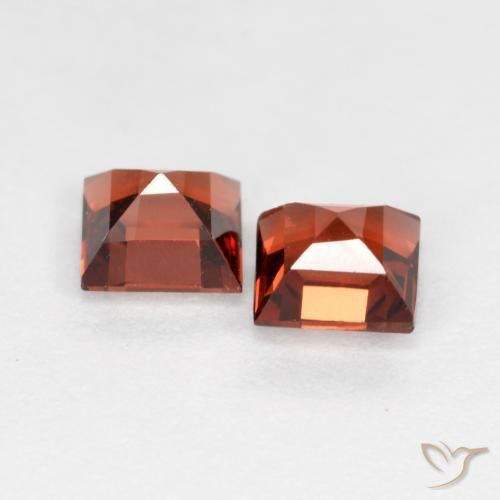 Shop natural 0.96ct ミディアムレッド パイロープガーネット gems, 四角形, from モザンビーグ at GemSelect. In stock, global shipping!