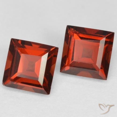 Shop natural 0.91ct サングリアレッド パイロープガーネット gems, 四角形, from モザンビーグ at GemSelect. In stock, global shipping!
