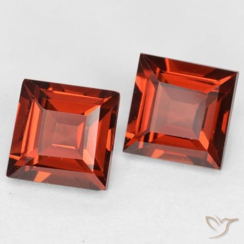 Shop natural 0.93ct サングリアレッド パイロープガーネット gems, 四角形, from モザンビーグ at GemSelect. In stock, global shipping!
