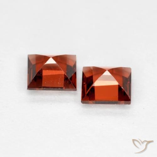 Shop natural 0.91ct カラントレッド パイロープガーネット gems, 四角形, from モザンビーグ at GemSelect. In stock, global shipping!