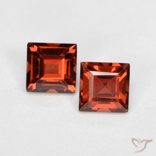 Shop natural 0.99ct ミディアムレッド パイロープガーネット gems, 四角形, from モザンビーグ at GemSelect. In stock, global shipping!