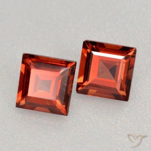 Shop natural 0.88ct ミディアムレッド パイロープガーネット gems, 四角形, from モザンビーグ at GemSelect. In stock, global shipping!