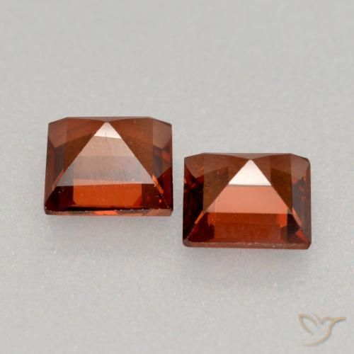 Shop natural 0.88ct ミディアムレッド パイロープガーネット gems, 四角形, from モザンビーグ at GemSelect. In stock, global shipping!