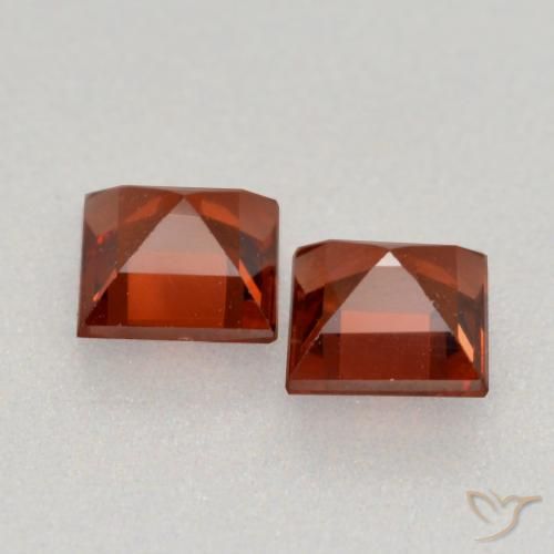 Shop natural 0.90ct カラントレッド パイロープガーネット gems, 四角形, from モザンビーグ at GemSelect. In stock, global shipping!