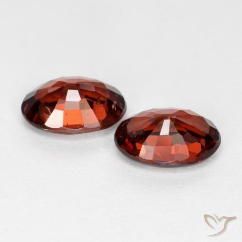 Shop natural 1.82ct ミディアムレッド パイロープガーネット gems, 楕円形, from モザンビーグ at GemSelect. In stock, global shipping!