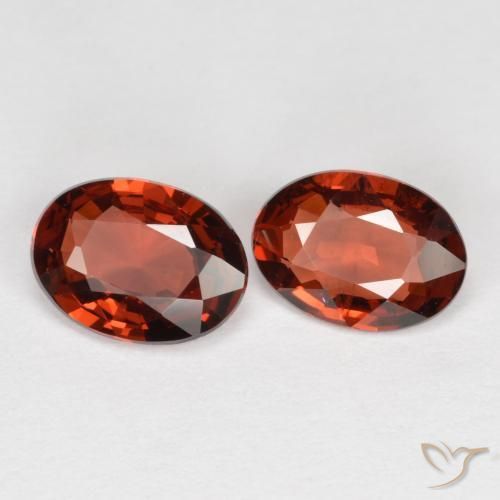 Shop natural 1.53ct スカーレットレッド パイロープガーネット gems, 楕円形, from モザンビーグ at GemSelect. In stock, global shipping!
