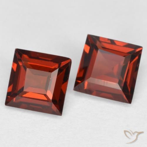 Shop natural 0.85ct サングリアレッド パイロープガーネット gems, 四角形, from モザンビーグ at GemSelect. In stock, global shipping!