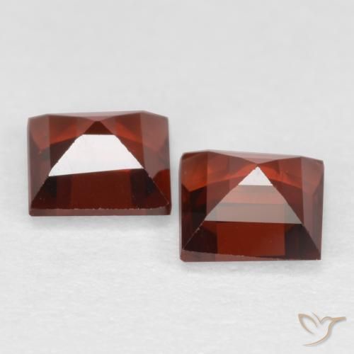 Shop natural 0.85ct サングリアレッド パイロープガーネット gems, 四角形, from モザンビーグ at GemSelect. In stock, global shipping!