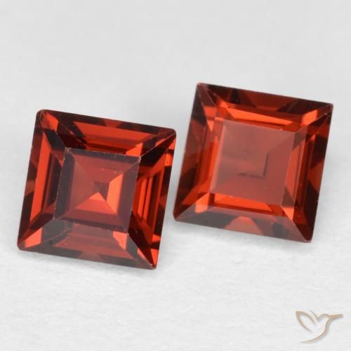 Shop natural 0.90ct カラントレッド パイロープガーネット gems, 四角形, from モザンビーグ at GemSelect. In stock, global shipping!
