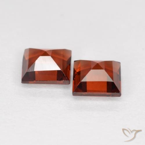 Shop natural 0.87ct カラントレッド パイロープガーネット gems, 四角形, from モザンビーグ at GemSelect. In stock, global shipping!