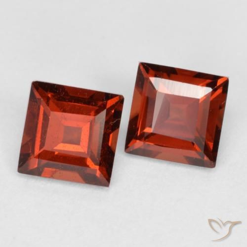 Shop natural 0.91ct カラントレッド パイロープガーネット gems, 四角形, from モザンビーグ at GemSelect. In stock, global shipping!