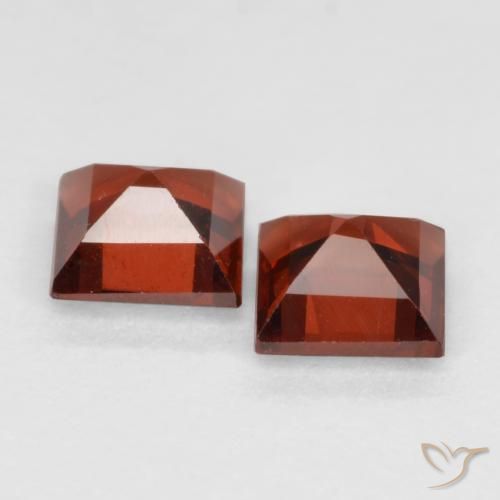 Shop natural 0.91ct カラントレッド パイロープガーネット gems, 四角形, from モザンビーグ at GemSelect. In stock, global shipping!