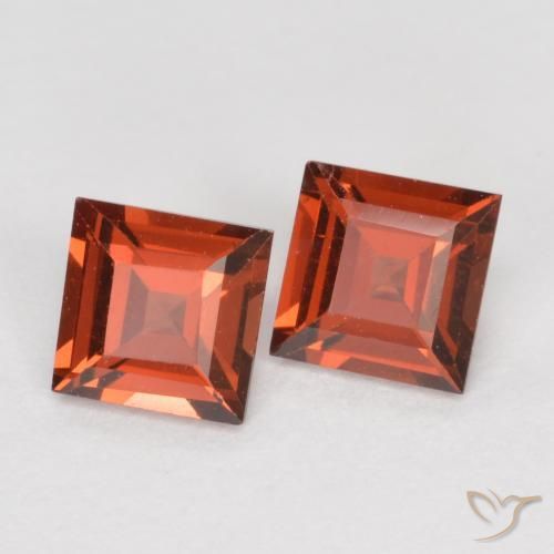 Shop natural 0.79ct カラントレッド パイロープガーネット gems, 四角形, from モザンビーグ at GemSelect. In stock, global shipping!