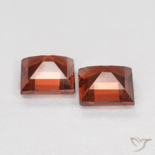 Shop natural 0.79ct カラントレッド パイロープガーネット gems, 四角形, from モザンビーグ at GemSelect. In stock, global shipping!