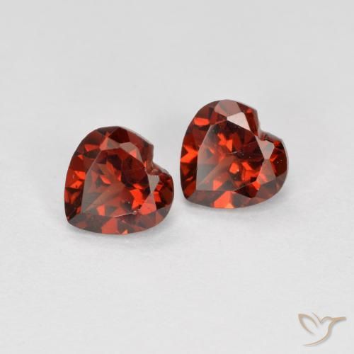 Shop natural 1.25ct カラントレッド パイロープガーネット gems, 心臓, from モザンビーグ at GemSelect. In stock, global shipping!