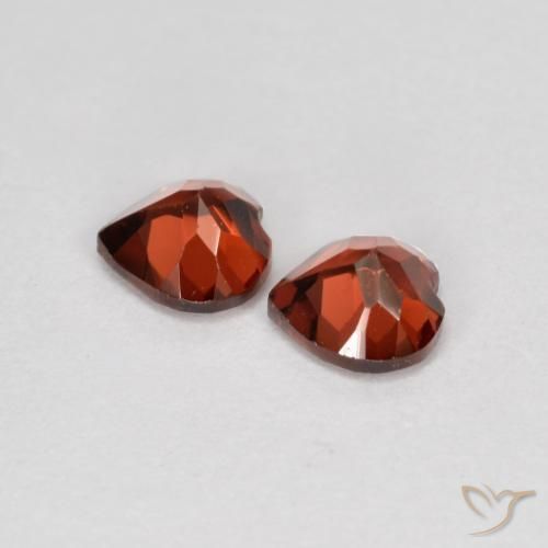 Shop natural 1.23ct サングリアレッド パイロープガーネット gems, 心臓, from モザンビーグ at GemSelect. In stock, global shipping!