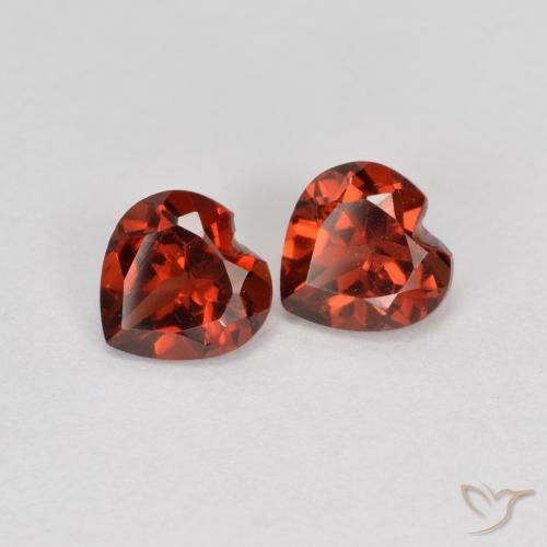 Shop natural 1.24ct 明るい赤 パイロープガーネット gems, 心臓, from モザンビーグ at GemSelect. In stock, global shipping!