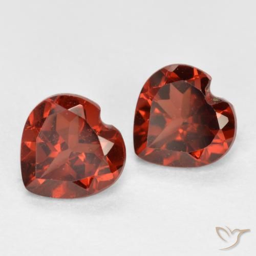 Shop natural 1.16ct ミディアムレッド パイロープガーネット gems, 心臓, from モザンビーグ at GemSelect. In stock, global shipping!