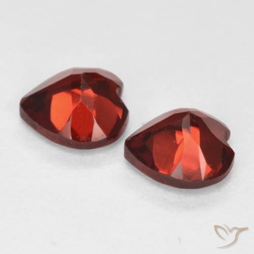 Shop natural 1.24ct ミディアムレッド パイロープガーネット gems, 心臓, from モザンビーグ at GemSelect. In stock, global shipping!