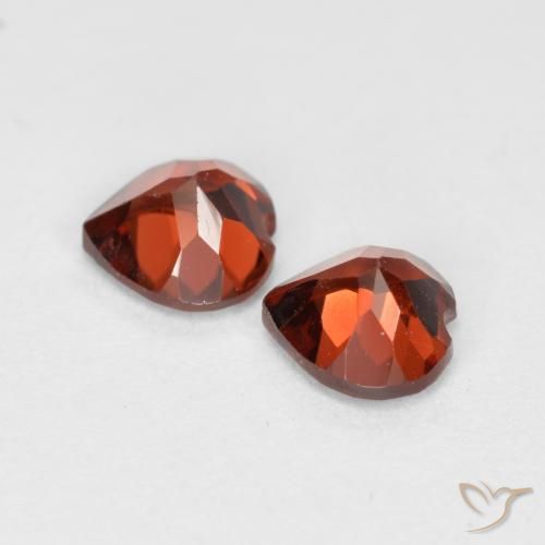 Shop natural 1.24ct 明るい赤 パイロープガーネット gems, 心臓, from モザンビーグ at GemSelect. In stock, global shipping!