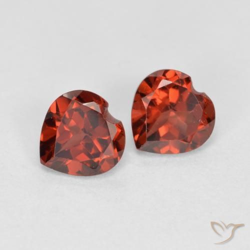 Shop natural 1.28ct カラントレッド パイロープガーネット gems, 心臓, from モザンビーグ at GemSelect. In stock, global shipping!