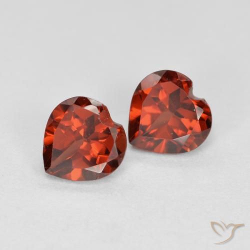 Shop natural 1.22ct ミディアムレッド パイロープガーネット gems, 心臓, from モザンビーグ at GemSelect. In stock, global shipping!