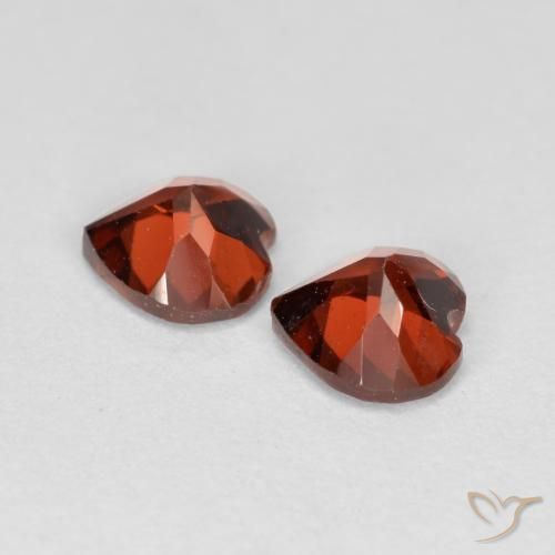 Shop natural 1.22ct ミディアムレッド パイロープガーネット gems, 心臓, from モザンビーグ at GemSelect. In stock, global shipping!