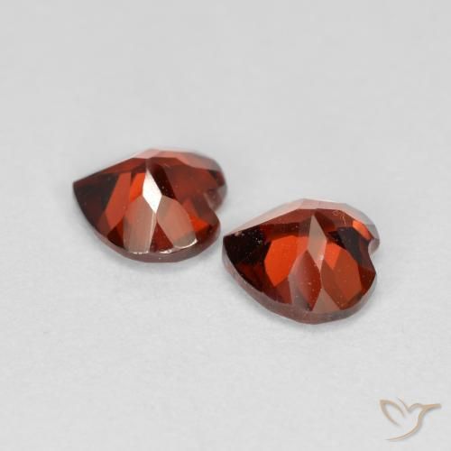 Shop natural 1.19ct ミディアムレッド パイロープガーネット gems, 心臓, from モザンビーグ at GemSelect. In stock, global shipping!