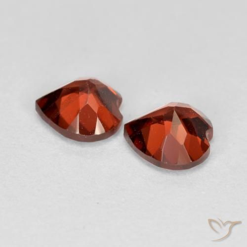 Shop natural 1.25ct 明るい赤 パイロープガーネット gems, 心臓, from モザンビーグ at GemSelect. In stock, global shipping!