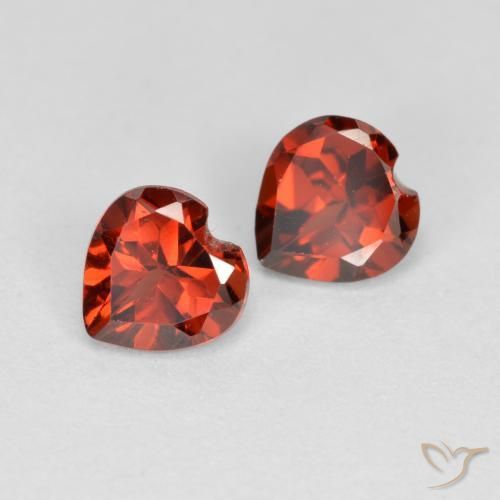 Shop natural 1.10ct 明るい赤 パイロープガーネット gems, 心臓, from モザンビーグ at GemSelect. In stock, global shipping!