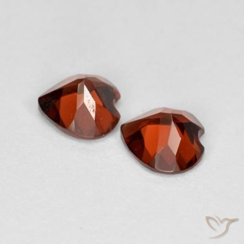 Shop natural 1.10ct 明るい赤 パイロープガーネット gems, 心臓, from モザンビーグ at GemSelect. In stock, global shipping!