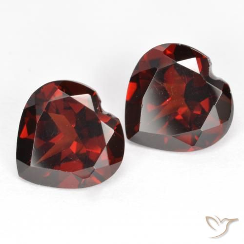 Shop natural 3.75ct ダークレッド パイロープガーネット gems, 心臓, from モザンビーグ at GemSelect. In stock, global shipping!