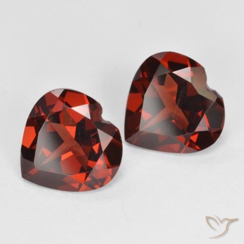 Shop natural 3.51ct 濃いブラッドレッド パイロープガーネット gems, 心臓, from モザンビーグ at GemSelect. In stock, global shipping!